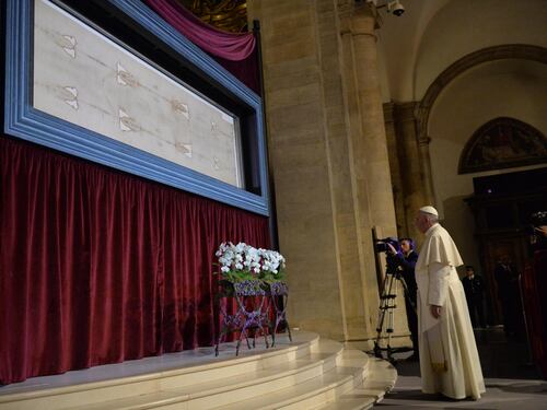 Il Papa: "Gli immigrati sono vittime dell'inequità dell'economia che scarta e delle guerre"