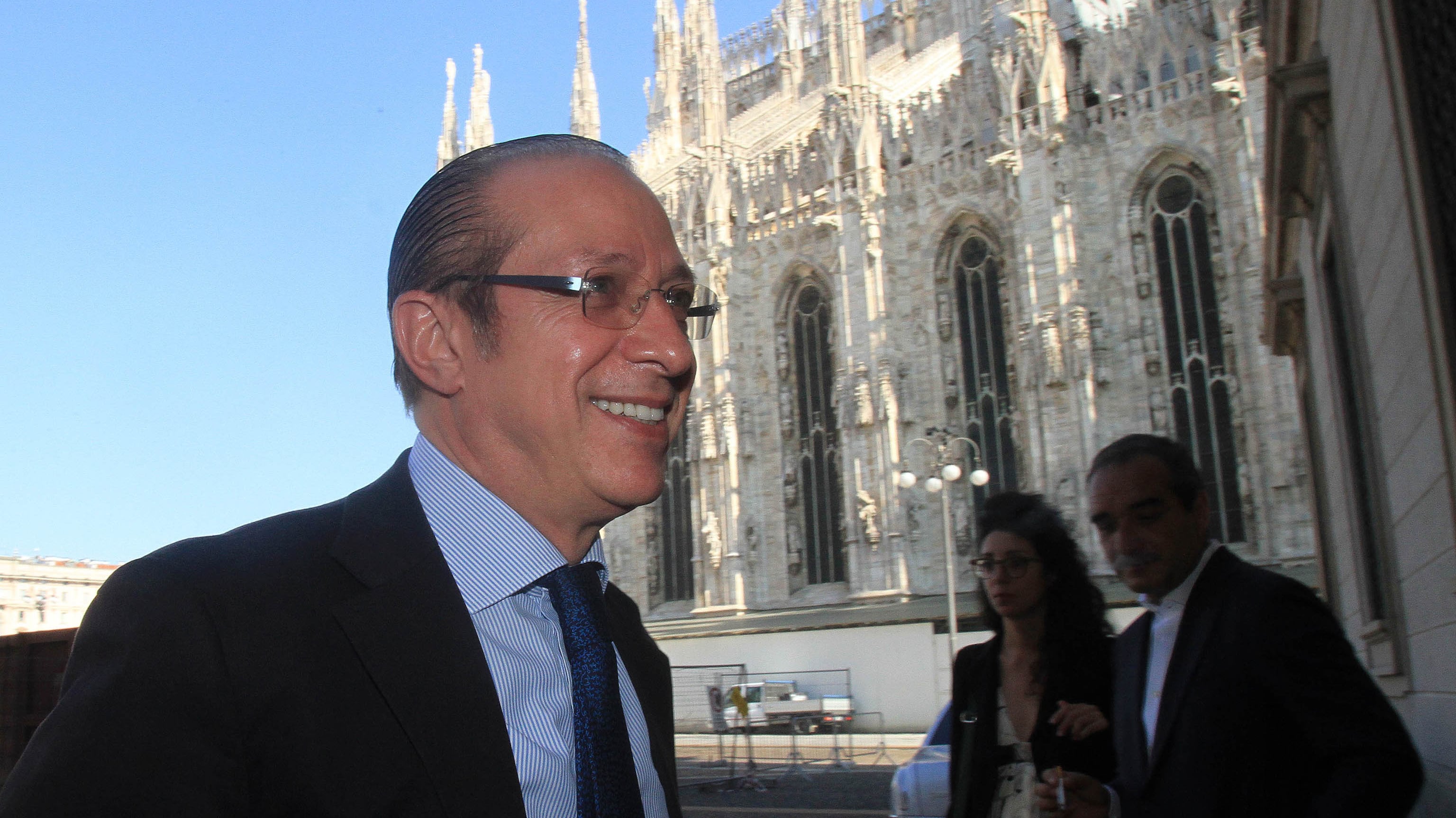 Paolo Berlusconi: "Moviola in campo". E promuove Barbara