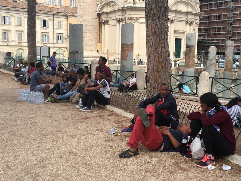 I migranti occupanti in piazza Venezia 4