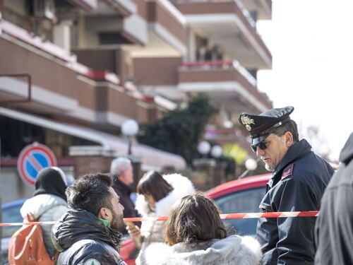 Choc a Latina, Capasso ha ucciso subito le figlie ma lo ha nascosto per ore