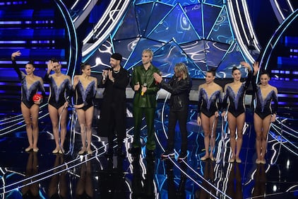 Sanremo 2024: ecco il look della quarta serata del Festival di Mr.Rain 10