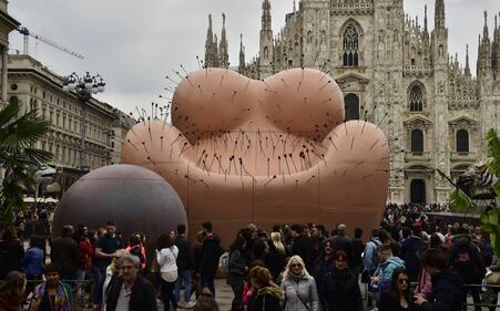 La "Maestà sofferta" arriva in piazza Duomo 6