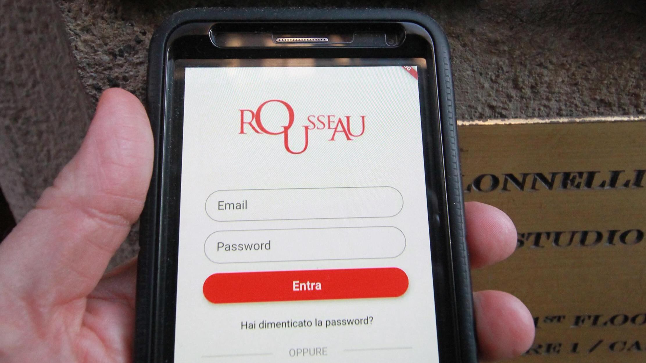 "Un nuovo conto corrente" Crimi certifica il divorzio da Rousseau e Casaleggio