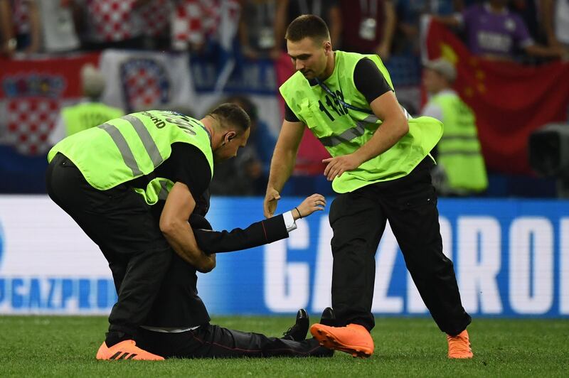 Invasione di campo durante la finale dei Mondiali 14