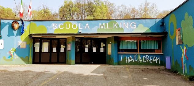 Tragedia sfiorata alla scuola elementare Martin Luther King di Milano 1