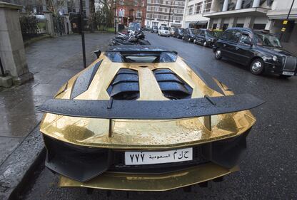 Londra, miliardario saudita con auto dorate al seguito 14