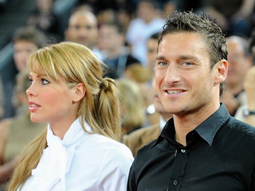 Ilary contro Totti, denuncia in Procura: "Nostra figlia minore lasciata sola in casa"