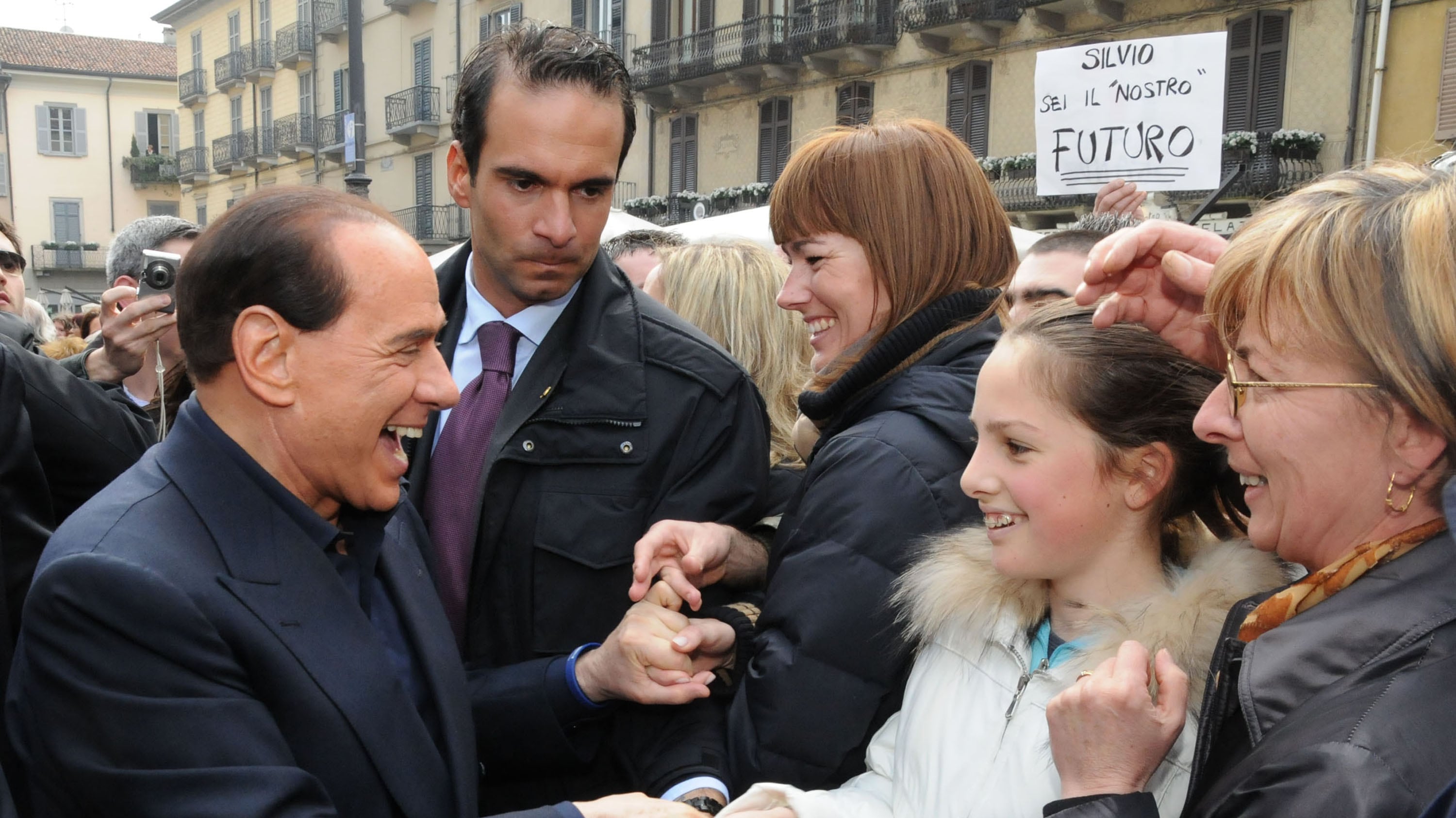 Silvio: faccio come Hollande una campagna porta a porta