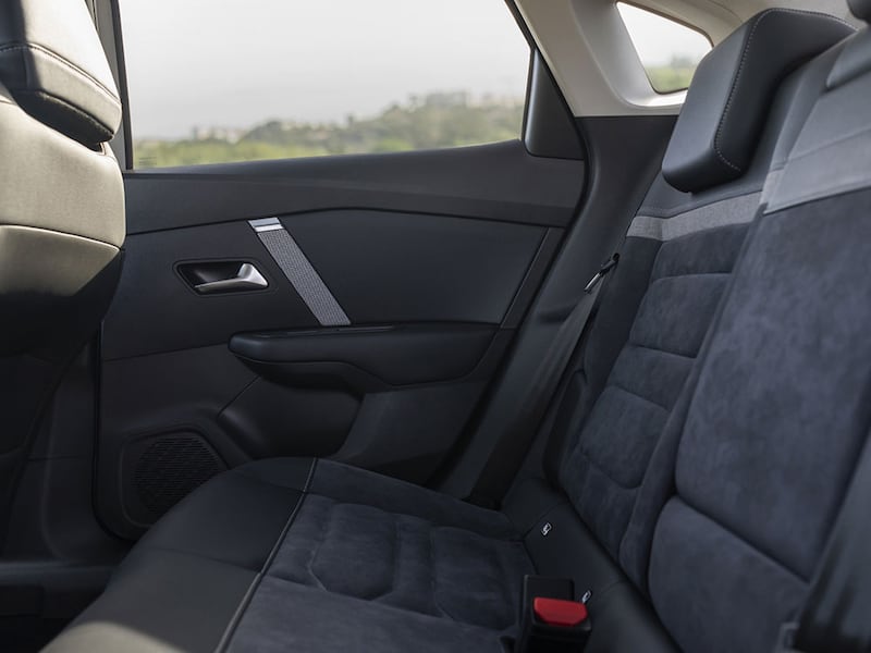 Citroen C4 X, le 10 cose da sapere