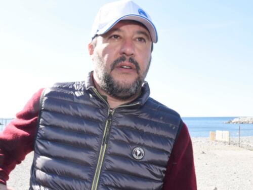 "Sei una anguilla", "È intelligente". Scontro tra Renzi e Salvini