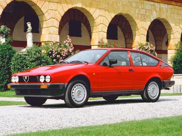 Alfa Romeo GTV6, guarda la gallery 19