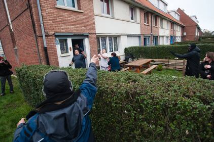 Calais, la rivolta dei migranti 12