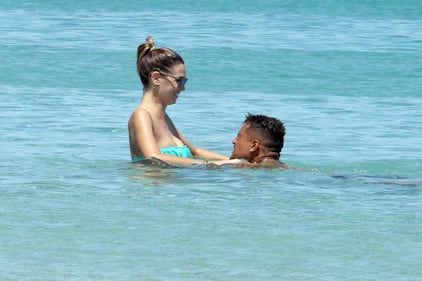 Satta e Boateng: coccole e baci al mare 12