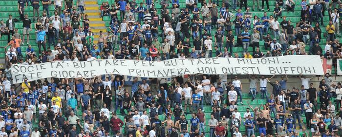 Inter, la contestazione della Curva Nord 5