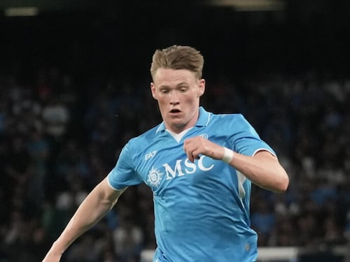Scottati da McTominay, Napoli ai piedi del suo eroe scozzese