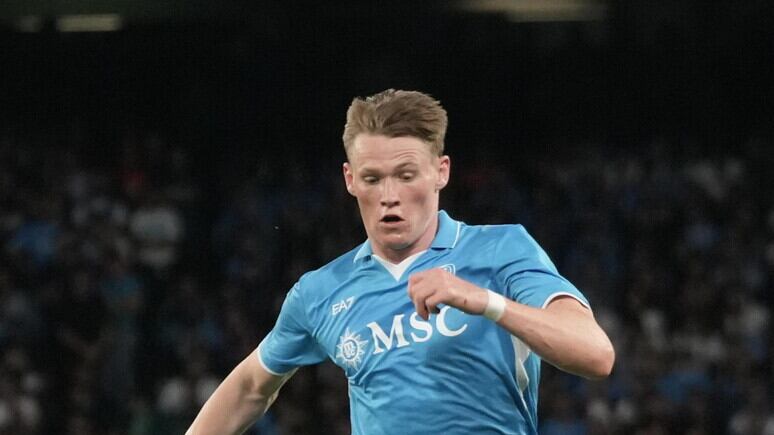 Scottati da McTominay, Napoli ai piedi del suo eroe scozzese