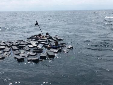 Colombia, narcos salvati in mare tra i pacchi di cocaina 1