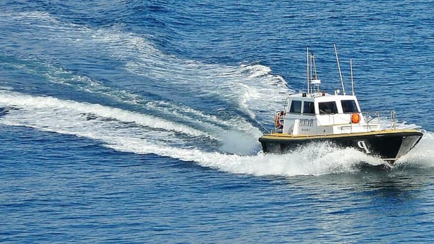 Giallo sul ritrovamento di una 17enne morta in mare. Il fidanzato è scomparso
