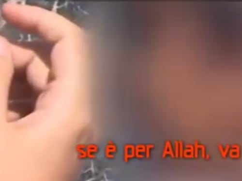 Bambino islamico di Roma difende l'Isis: "Uccidere per Allah è giusto"