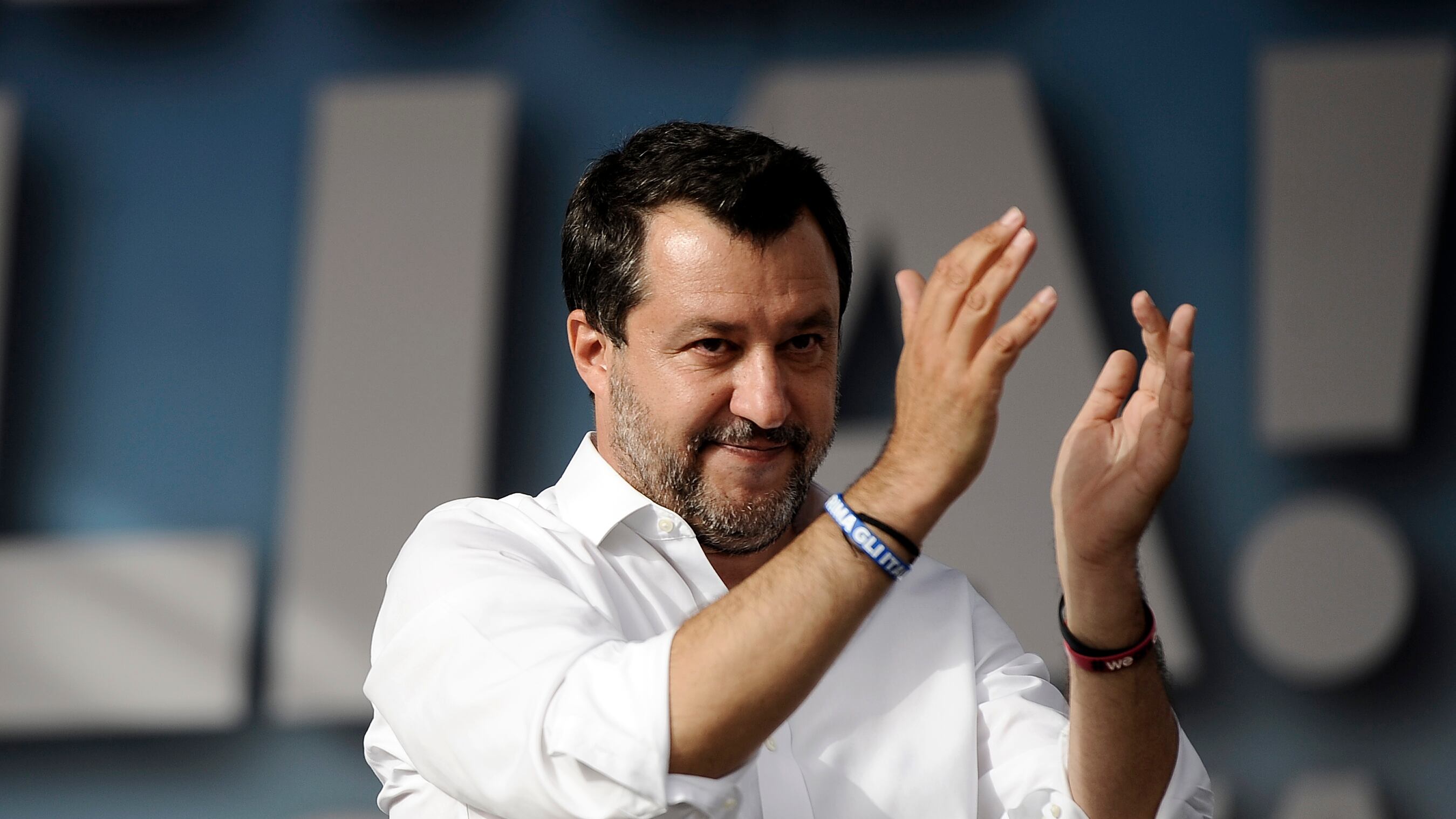 Pressing di Salvini: "Federazione entro agosto"