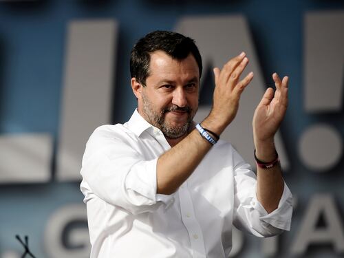 Pressing di Salvini: "Federazione entro agosto"