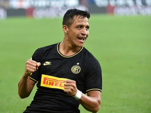Da Ibrahimovic a Sanchez. Il mercato delle milanesi "per ora" è fatto in casa