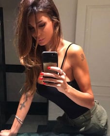 Cristina Buccino seducente al sole 7