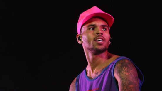 Nuove accuse a Chris Brown: "Stuprata al party in casa sua"
