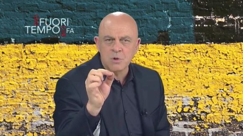 Crozza scherza con Fabio Fazio: "Se sono triste penso che potevo essere te…"