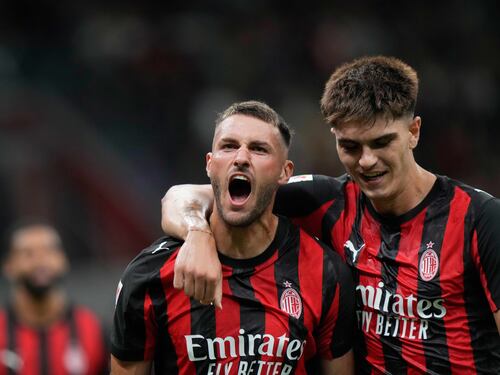 Il Milan è uno show. Risveglia Gimenez e accende Nkunku