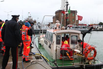 Scontro tra due mercantili davanti al porto di Ravenna 5