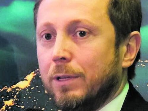Il Comune fissa affitti da 375 a 675 euro. E mette 3 milioni per demolire il Palasharp