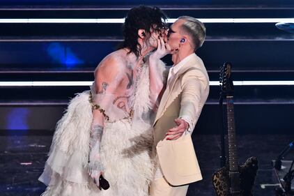 Achille Lauro si sposa e coinvolge Fiorello 1