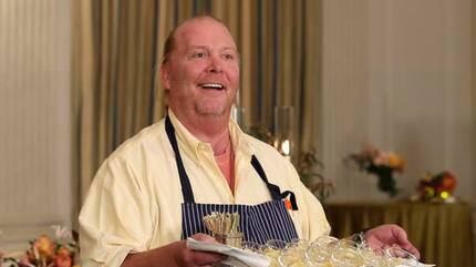 Dopo accuse di molestie Batali lascia i ristoranti ai Bastianich