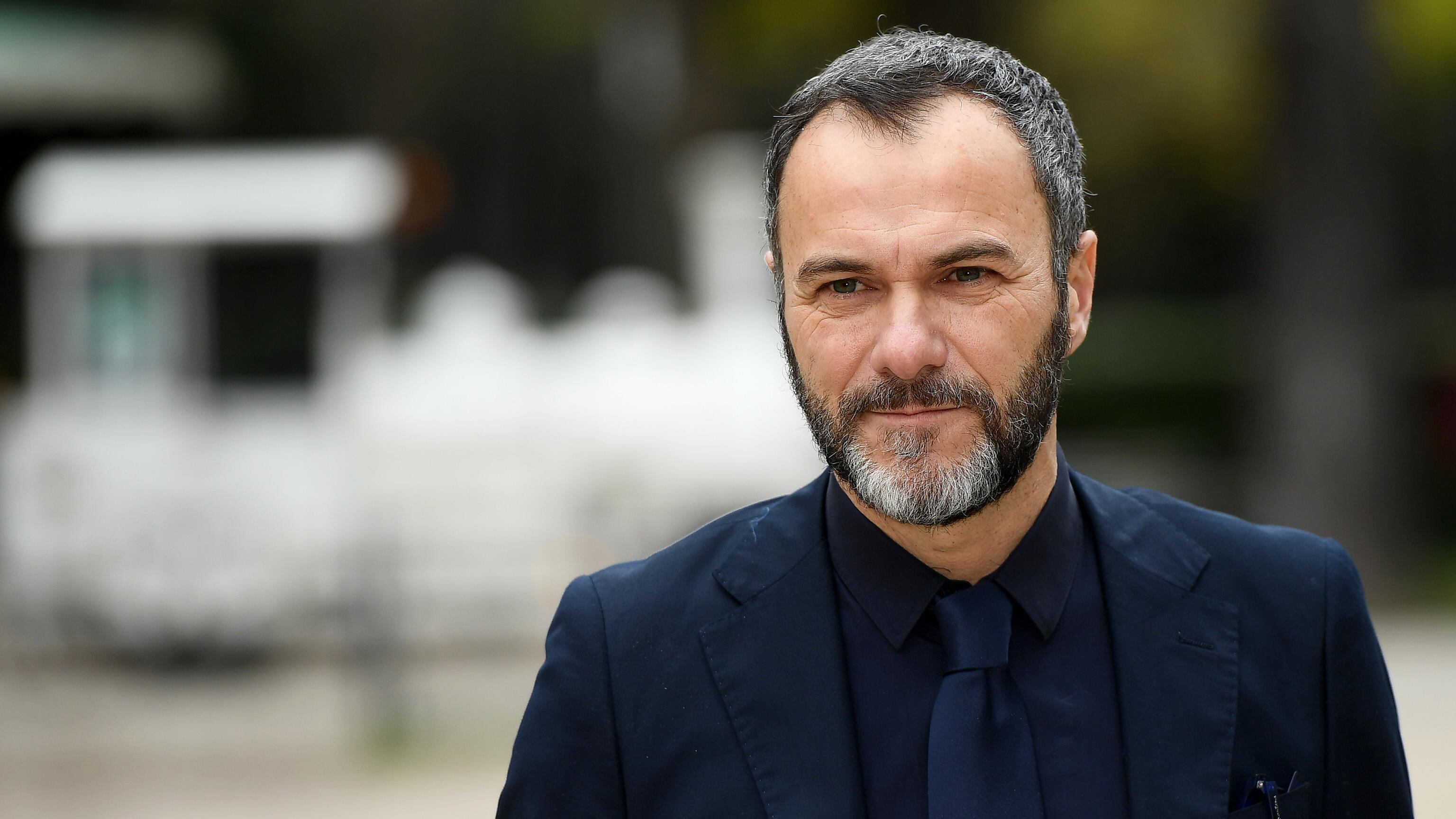 Massimiliano Gallo "precario da una vita" diventa protagonista di "Malinconico"