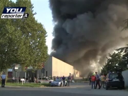 Incendio a Monza, nube sulla Brianza