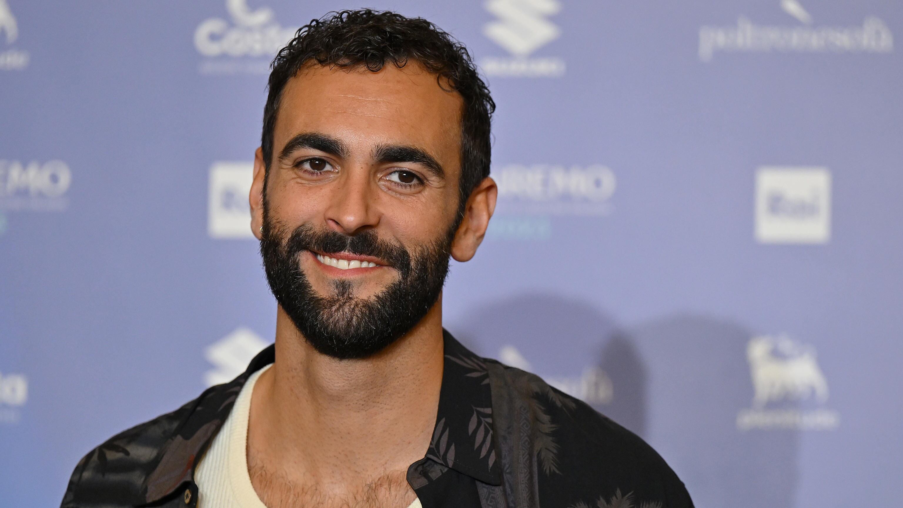 Dismorfismo corporeo, cos’è la malattia di cui soffre Marco Mengoni