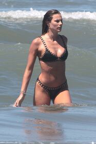 Dayane Mello hot, lato b da urlo in vacanza 26