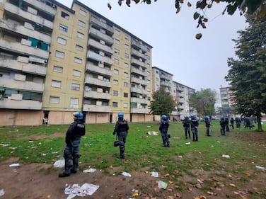 L'operazione della polizia in via Bolla  a Milano 7