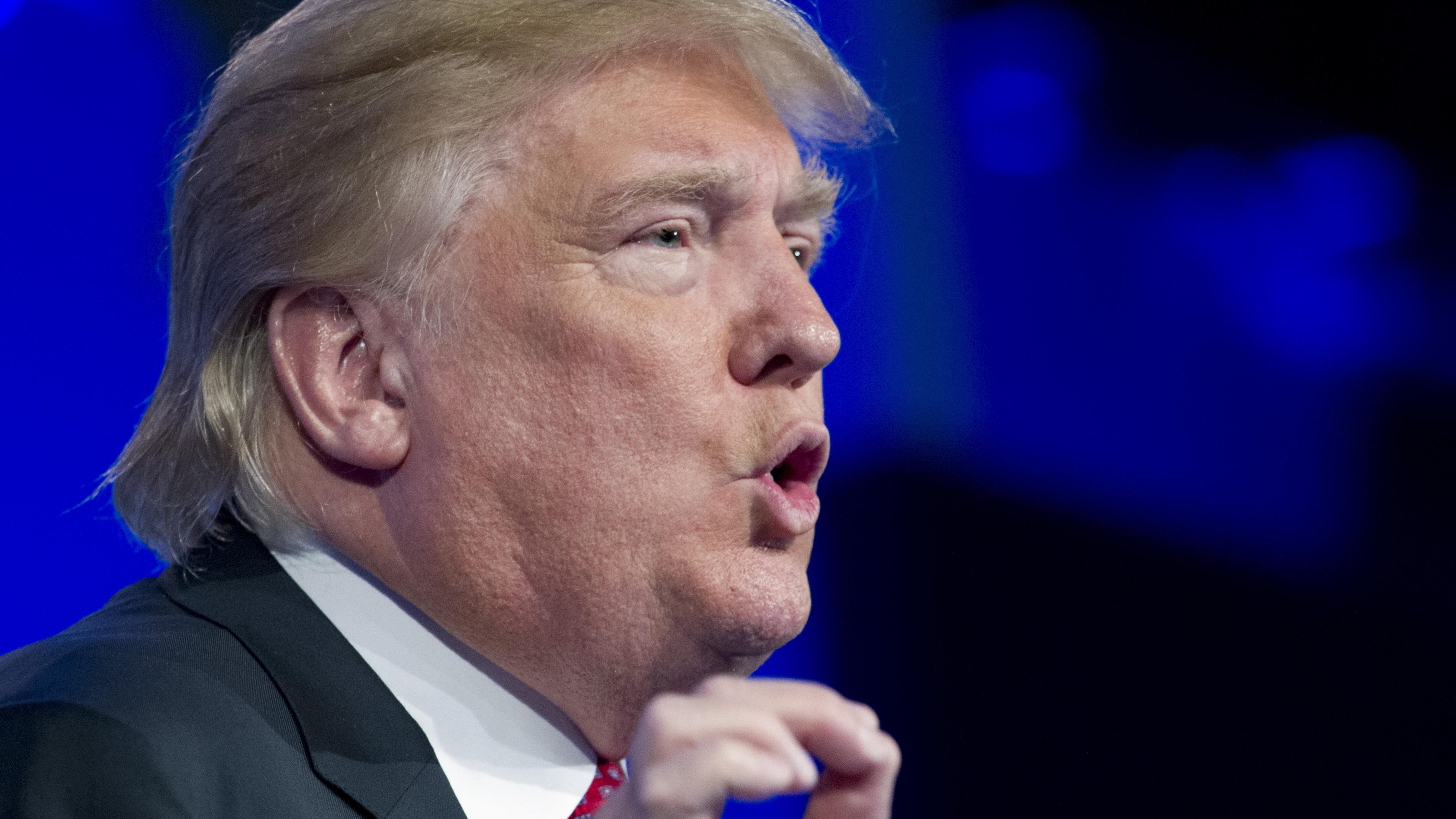 "Il modello di Trump? È Mussolini"