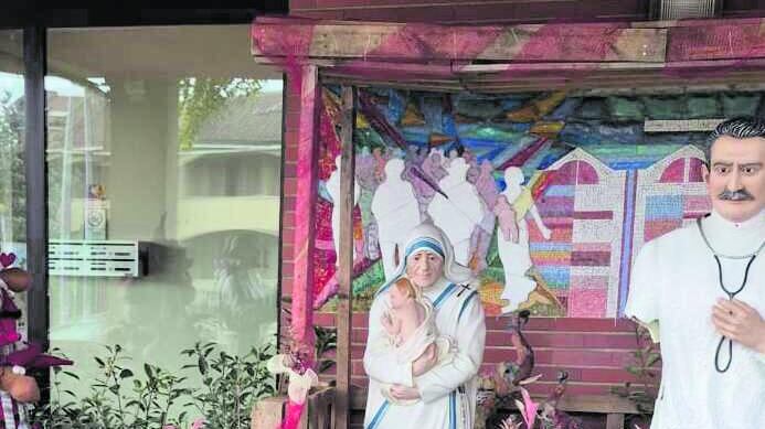 Presepe di Madre Teresa distrutto dai vandali