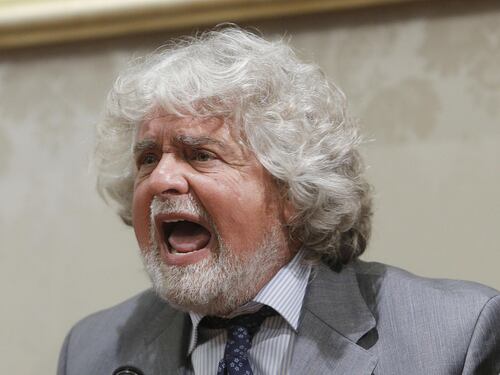 Grillo: "Napolitano faccia un passo indietro"