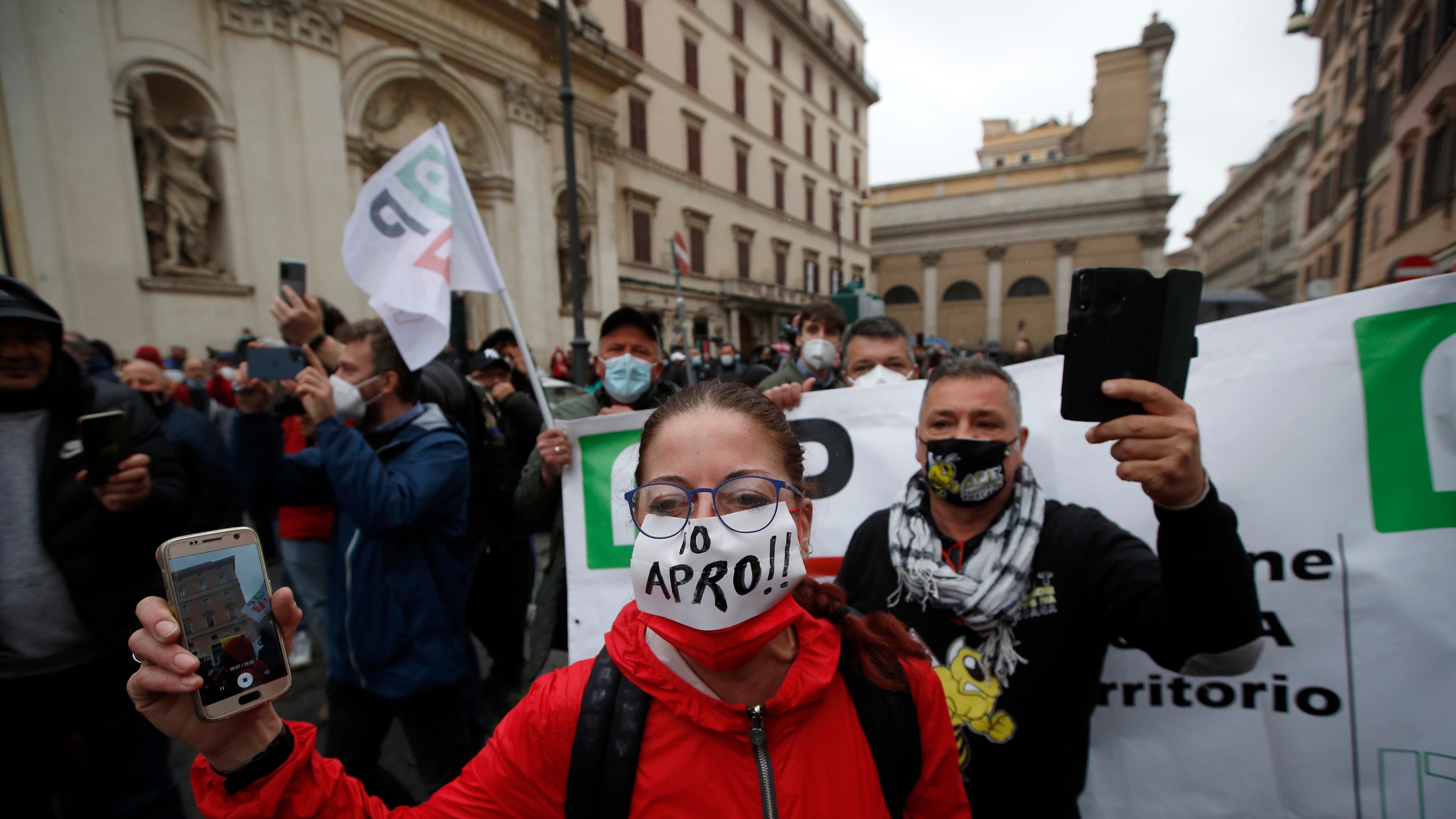 Chi soffia sul fuoco e chi ignora il fuoco