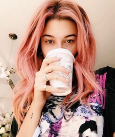 Hailey Baldwin, le immagini sexy 9