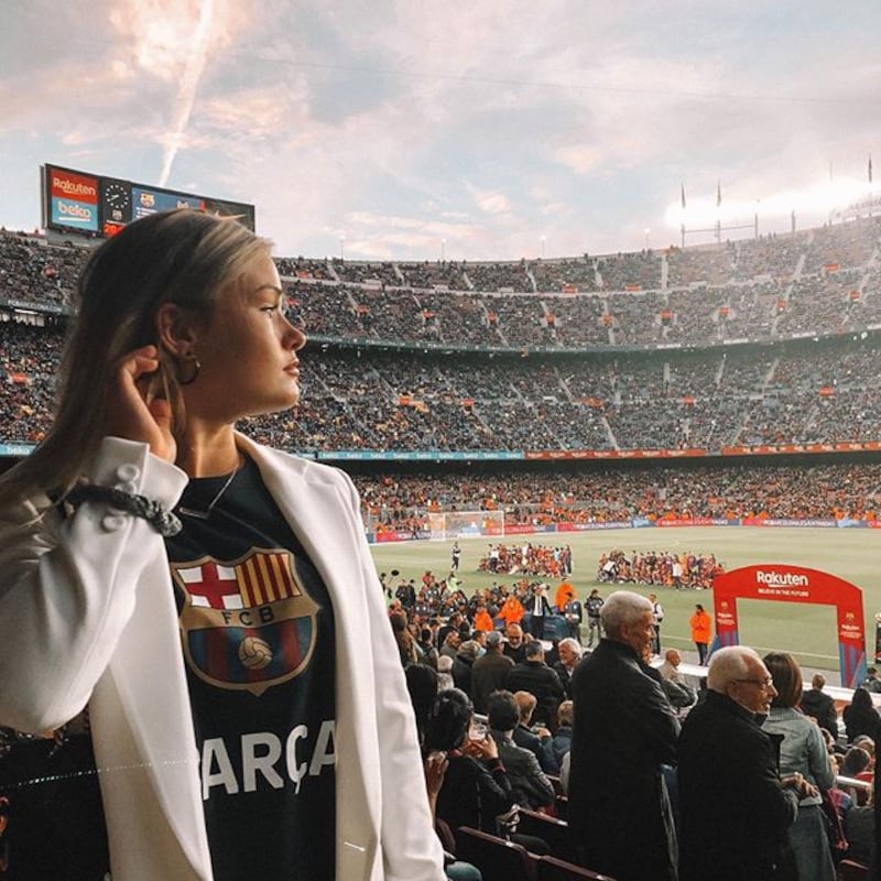 Ajax, lady de Jong e de Ligt incantevoli: gli scatti di Mikky e AnneKee 8