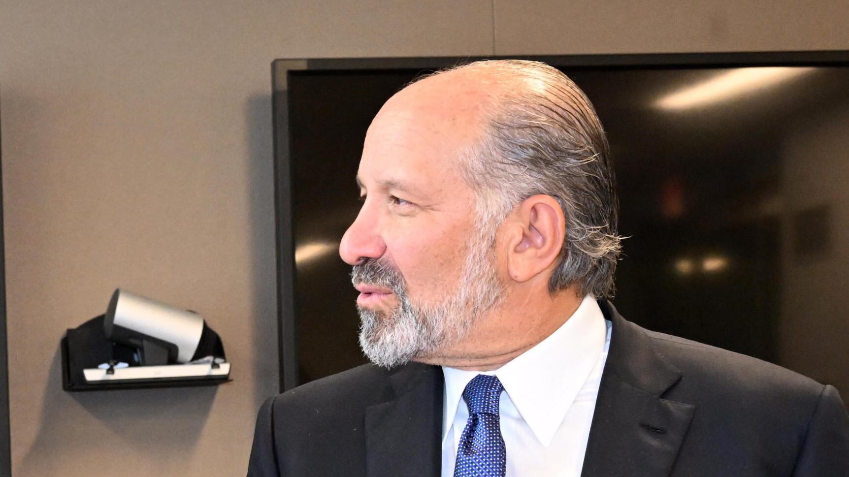 Epstein, guai per Lutnick. Il miliardario al sultano: "Belle le torture in video"
