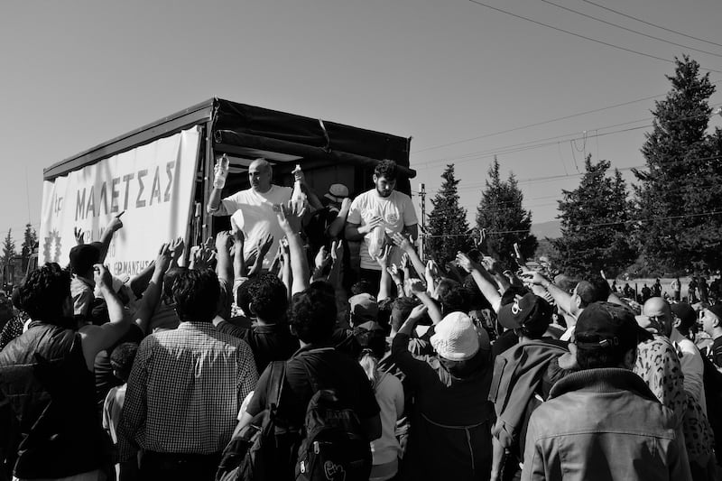 I profughi entrano in Macedonia 9