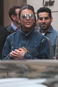 Giulia Salemi hot a passeggio per Milano 22