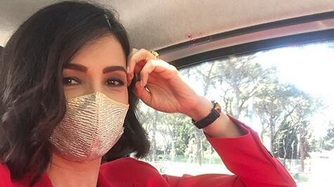 Critiche a Caterina Balivo per la mascherina fashion: "Ma protegge dal virus?"