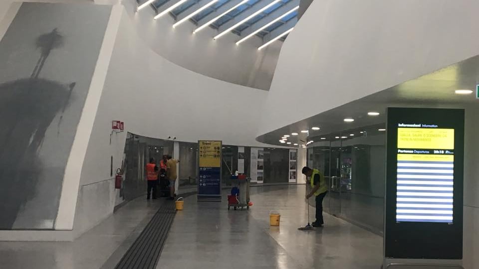 Tav di Afragola, piove nella stazione appena inaugurata
